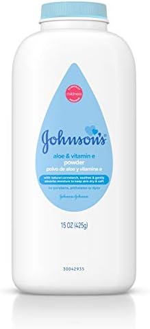 Johnson's Baby Powder, Naturally Derived Cornstarch with Aloe & Vitamin E
